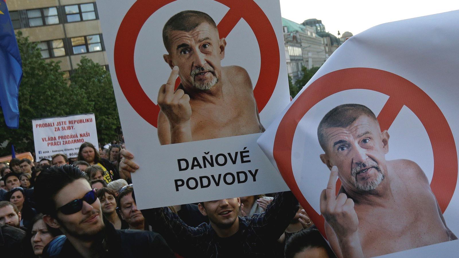 Andrej Babis távozását követelték a prágai tüntetők FOTÓ: REUTERS/DAVID W. CERNY