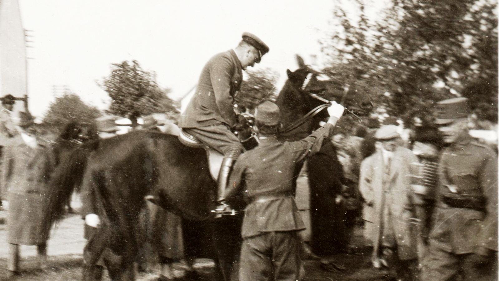 MAGYARORSZÁG, ZSOLCA 1928 - Horthy Miklós kormányzó agarászversenyen - Fotó: FORTEPAN/PÉCHY LÁSZLÓ