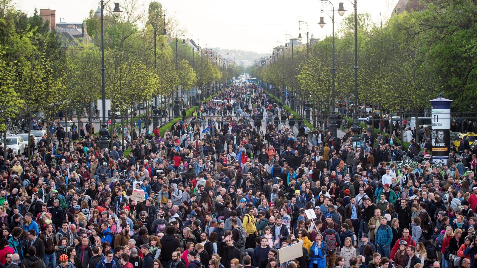 Az Oktatási szabadságot csoport Szabad ország, szabad CEU, szabad gondolat! címmel meghirdetett demonstrációja április 12-én. 