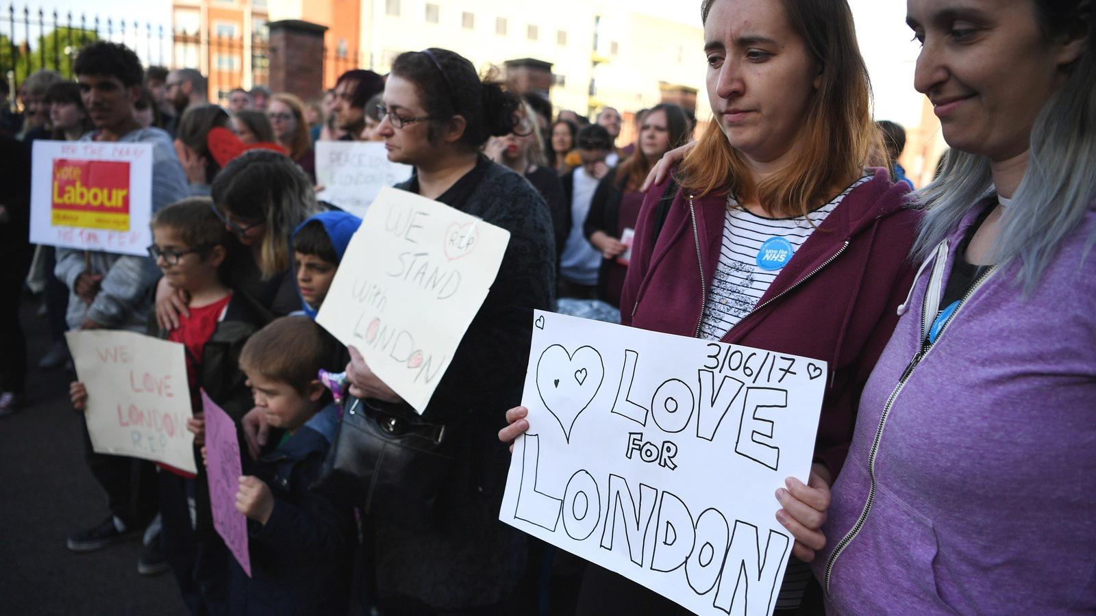 A londoniak nem engednek a terrornak, szeretettel válaszolnak a gyűlöletre FOTÓ: GETTY IMAGES JEFF J MITCHELL