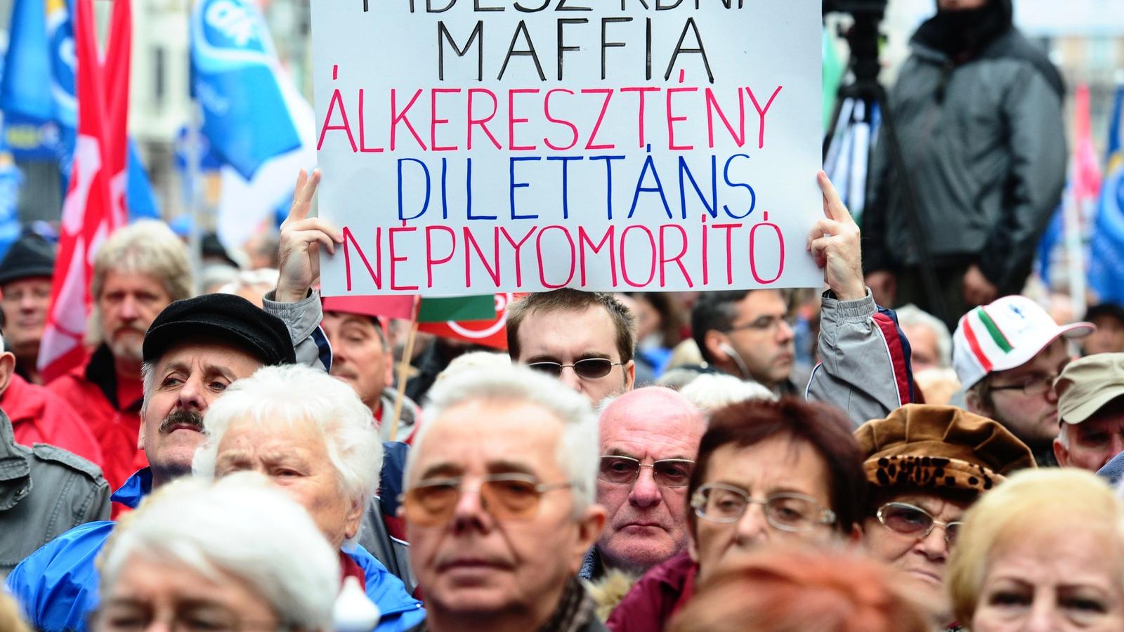 Összefogásra várnak a szavazók a Fidesz ellen. A kép a tavalyi október 23-i közös baloldali tüntetésen készült FOTÓ: Molnár Ádám