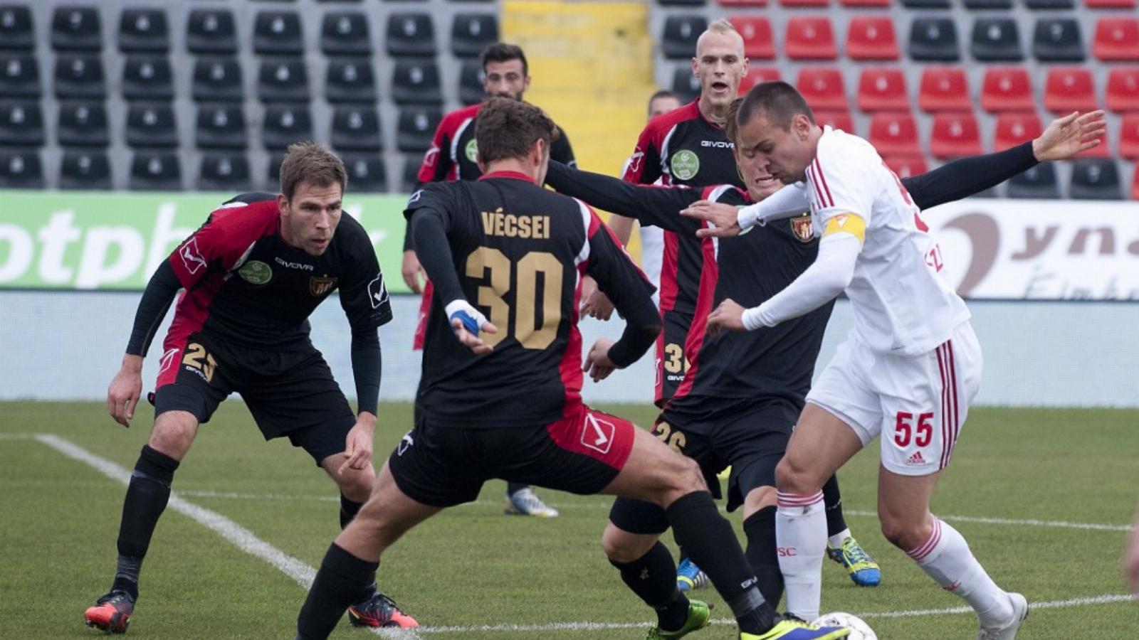 A Loki a magyar bajnokság nagy esélyese, de nem lesz könnyű dolguk Szakályéknak (képünkön fehérben) FOTÓ: VAJDA JÓZSEF