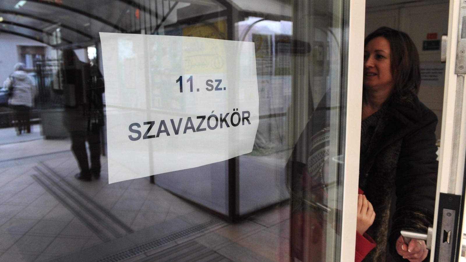 Tegnap a szavazásra jogosultak mindössze 29,45 százaléka adta le voksát Fóton FOTÓ: VAJDA JÓZSEF