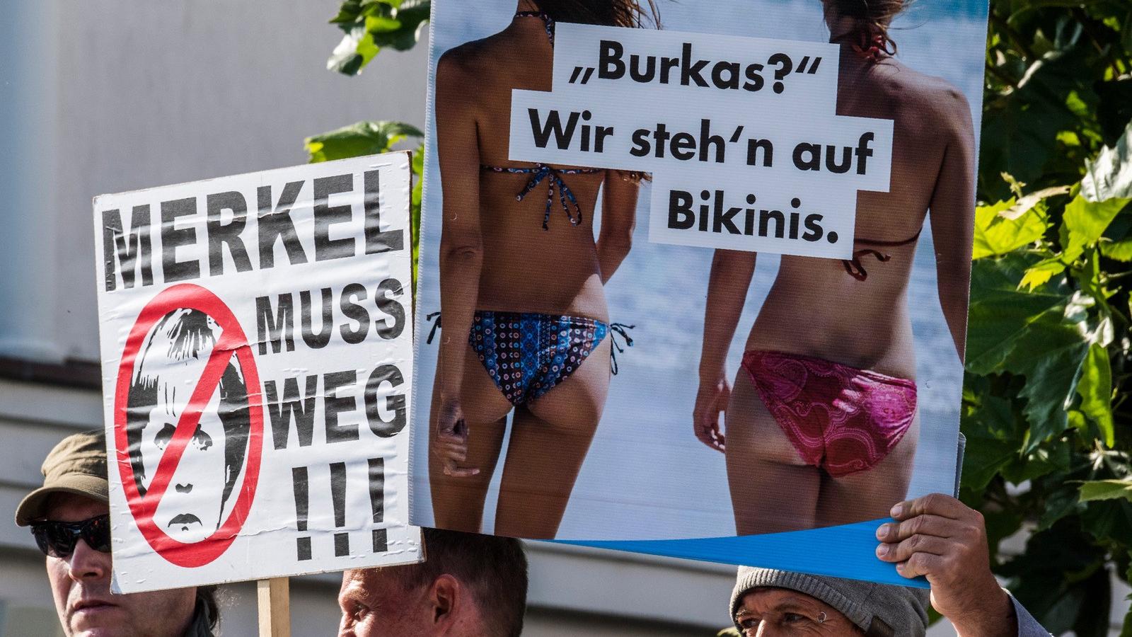 A szélsőjobboldali Alternatíva botrányos demonstrációkat szervezett Angela Merkel kancellár politikája ellen. FOTÓK: AFP/JOHN MA