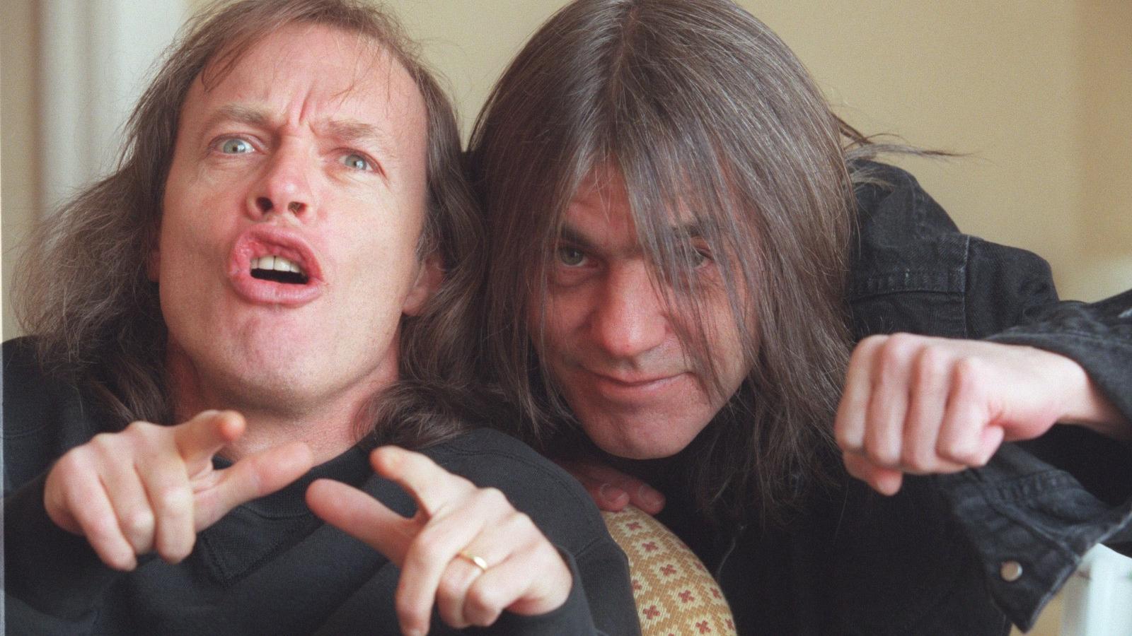 Angus és Malcolm Young 2000. márciusában - AFP fotó