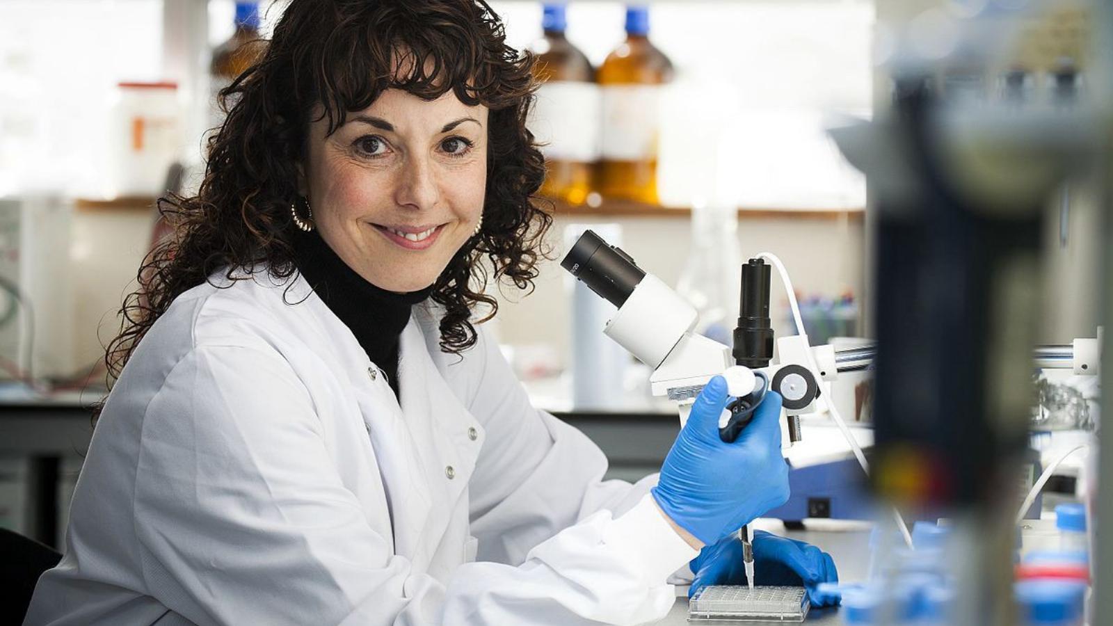 SARAH TABRIZI Úgy tűnik, lesz egy terápia, amely lelassíthatja vagy megállíthatja a betegséget. FORRÁS: WIKIPÉDIA