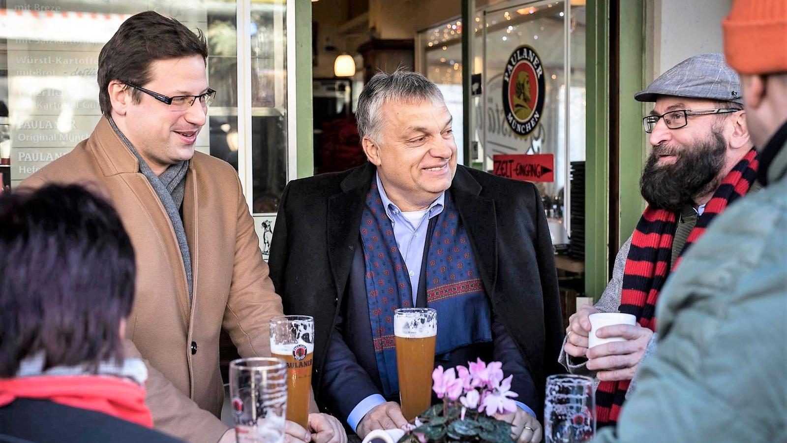 Facebook - „Ha Bajorország, akkor sör / When in Bavaria, you must have a beer” (Január első hétvégéje a kormányfő oldalán Gulyás