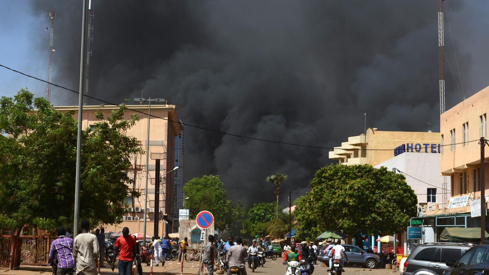 Ouagadougou, a támadás idején. Fotó: Ahmed OUOBA / AFP 