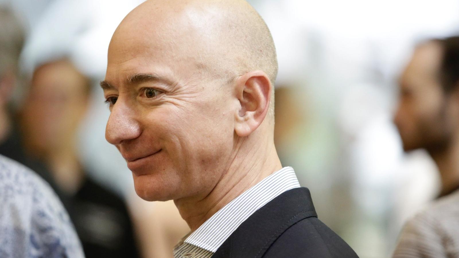 Jeff Bezos. Fotó: JASON REDMOND / AFP