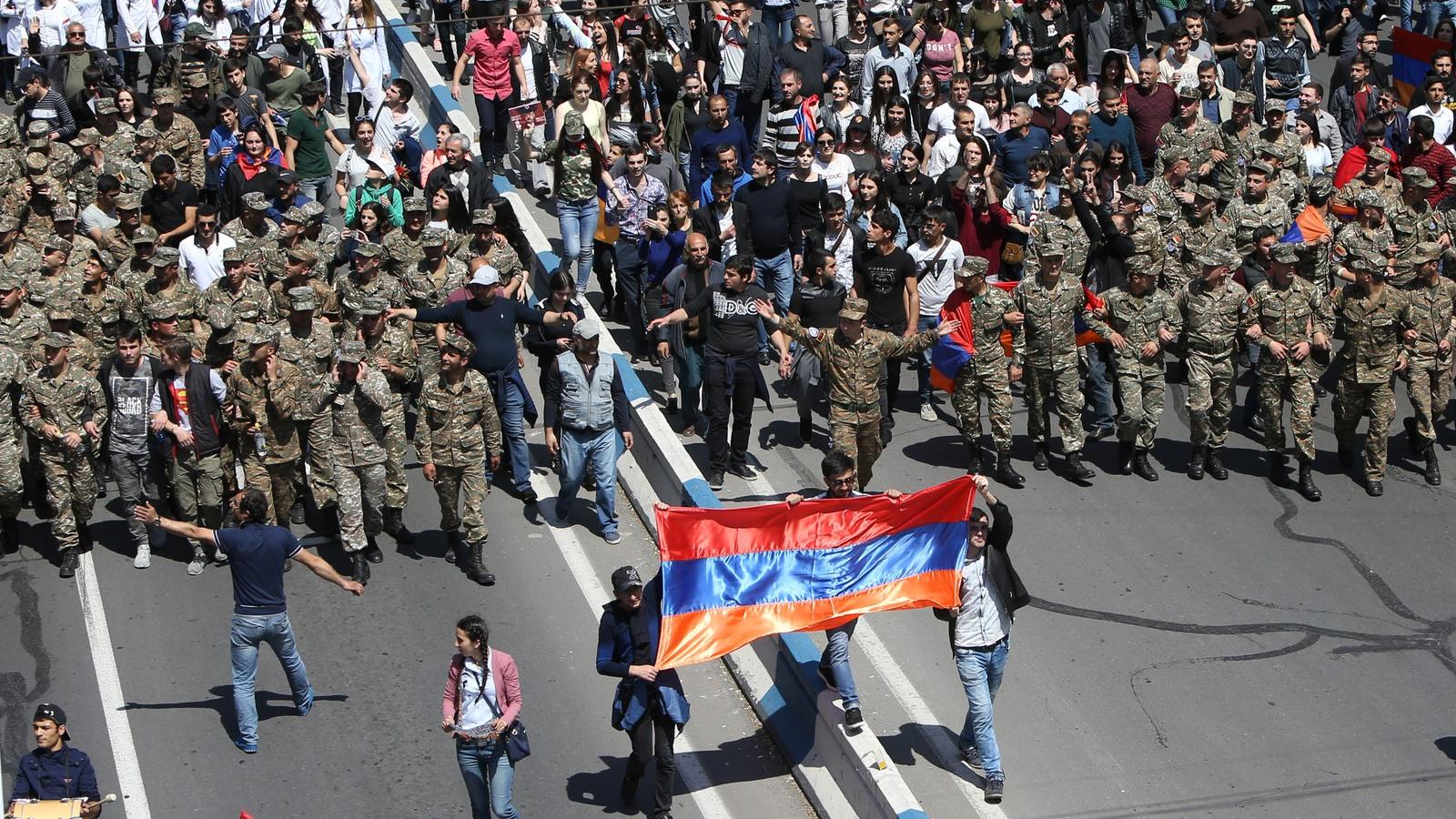 A hétfői Jereváni tüntetés. Fotó: VAHRAM BAGHDASARYAN / ANADOLU AGENCY