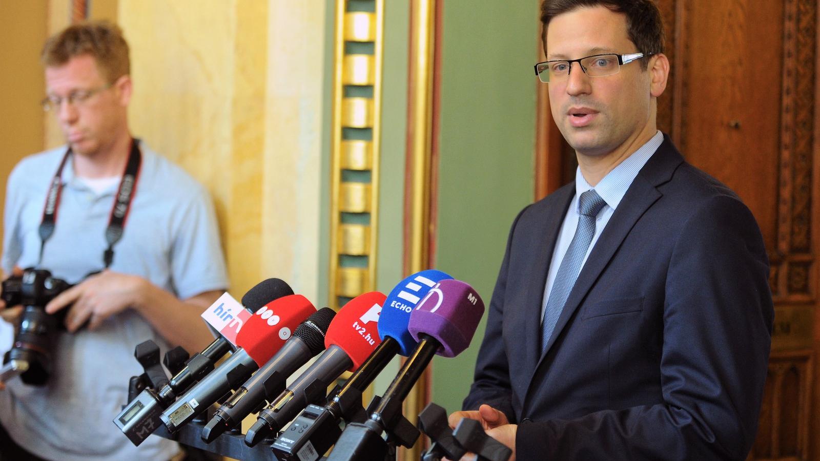 Gulyás Gergely, a Fidesz alelnöke és delegációjának vezetője az Országgyűlés alakuló ülését előkészítő tárgyalás után. Fotó: Vaj