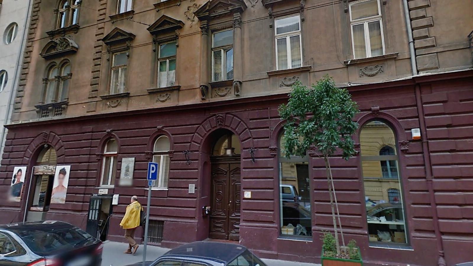 A rejtélyes - vagy nem is annyira - Szinyei Merse utca tíz ( Google Street View)