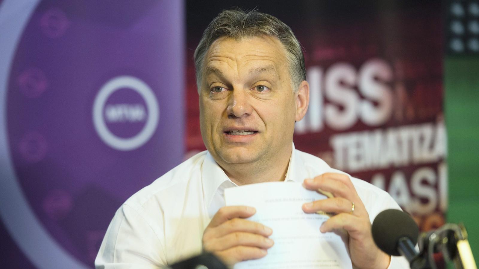 Orbán Viktor miniszterelnök a Magyar Rádió stúdiójában, ahol interjút adott a Kossuth Rádió 180 perc című műsorának 2014. márciu