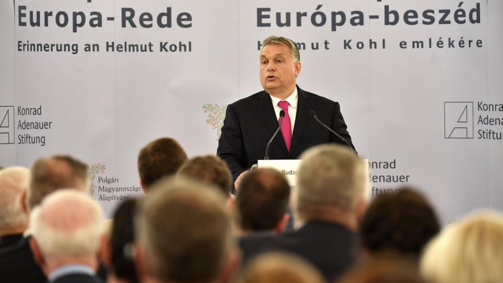 Orbán Viktor beszédet mond a Helmut Kohl halálának első évfordulóján tartott Budapesti Európa-beszéd című konferencián. MTI Fotó