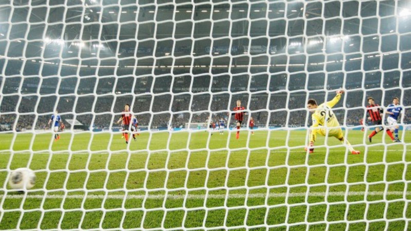 Németország,Gelsenkirchen. Bundesliga mérkőzés:  FC Schalke 04 és Hertha BSC összecsapás március 28-án. Fotó: Adam Pretty / Bong