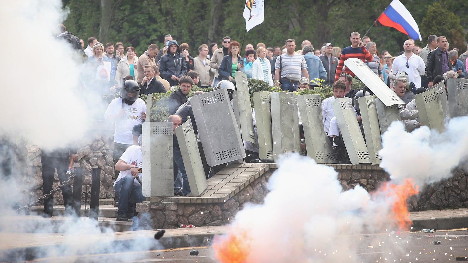 Donyeckben is szemben állnak a tüntetők és a rendfenntartók FOTÓ: EUROPRESS/GETTY IMAGES/SCOTT OLSON