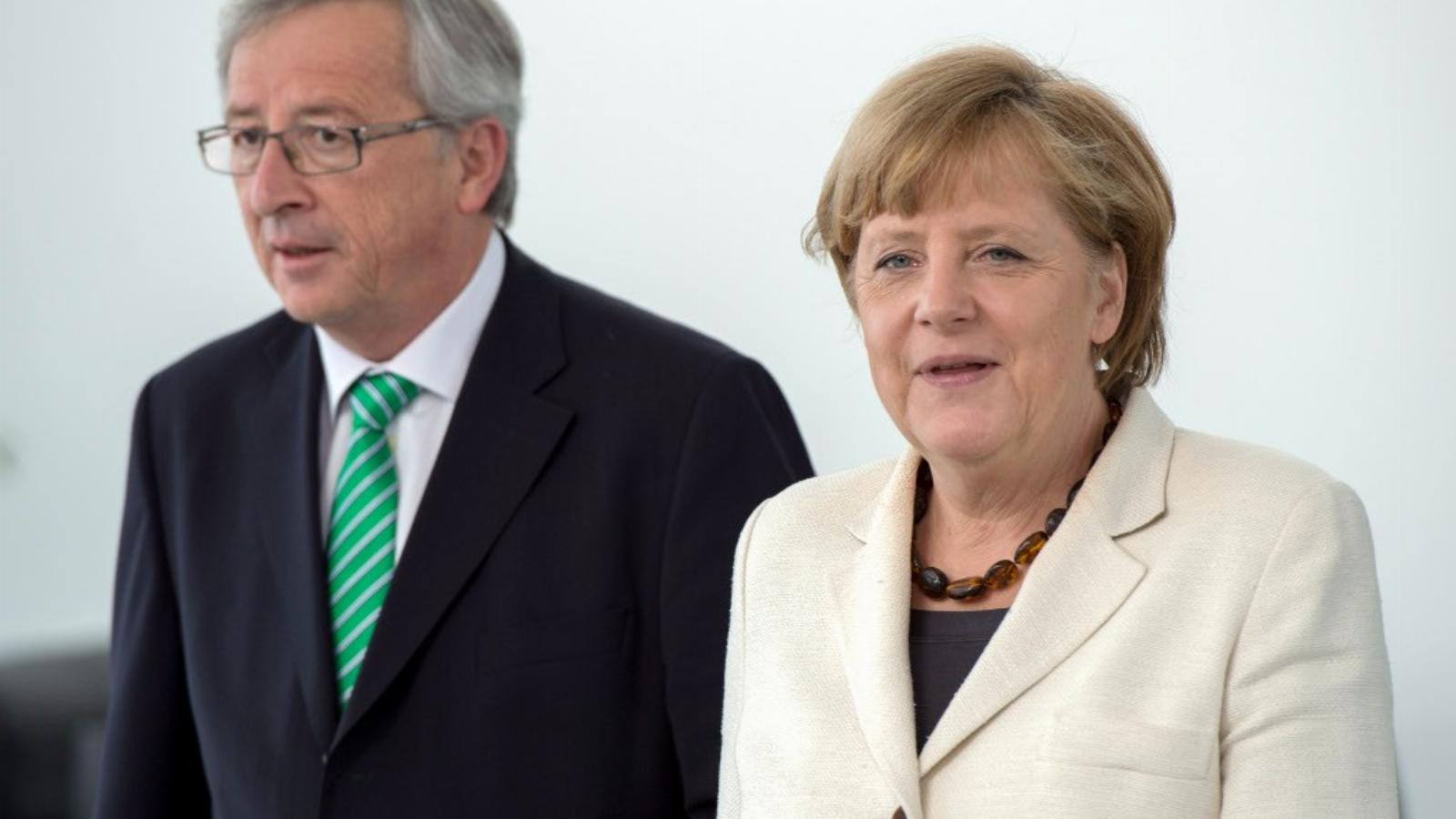 Angela Merkel pénteken első ízben nyíltan kiállt Jean-Claude Juncker mellett FOTÓ: EUROPRESS/GETTY IMAGES