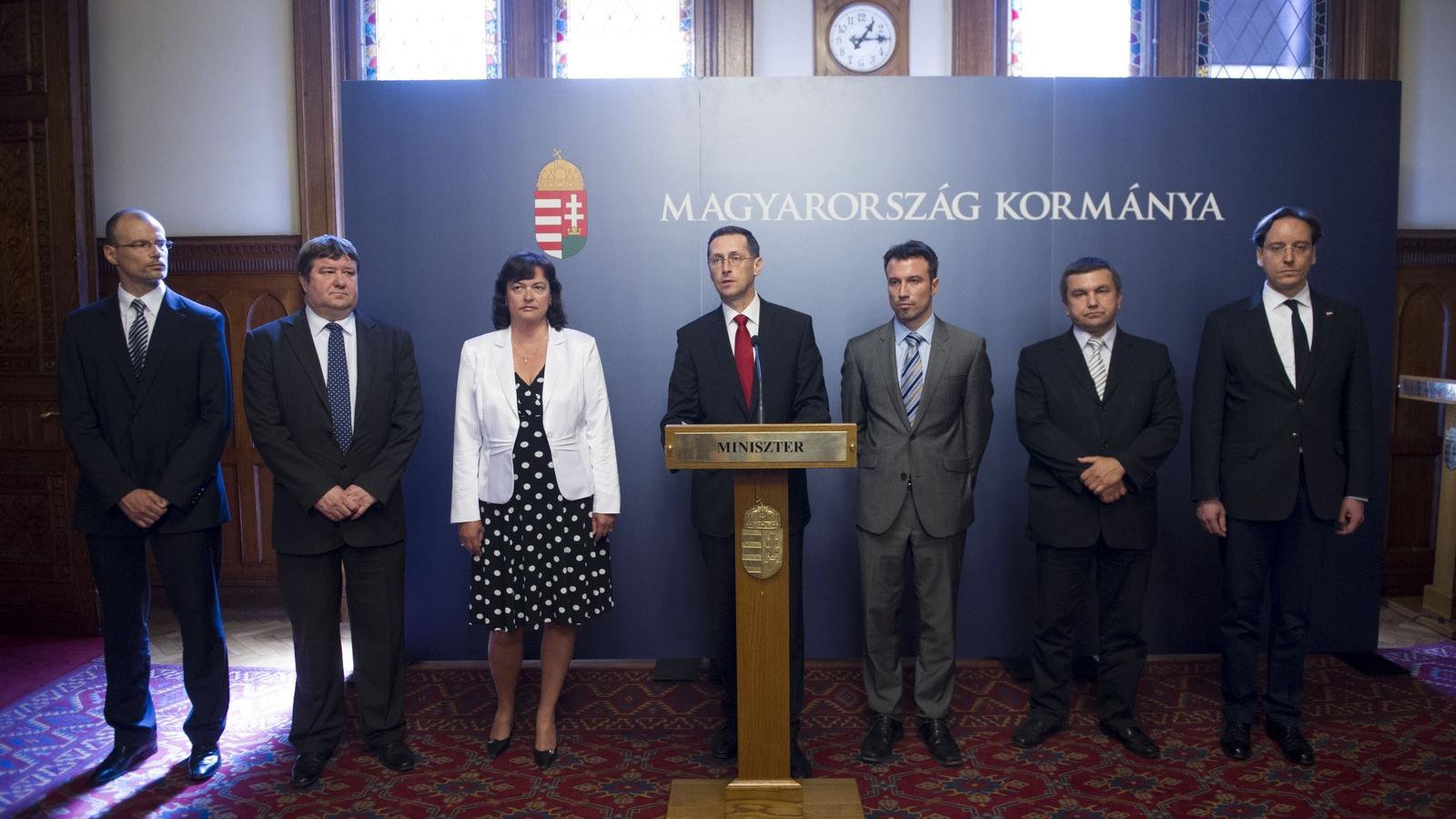 A miniszter és az államtitkárok FOTÓ: BIELIK ISTVÁN