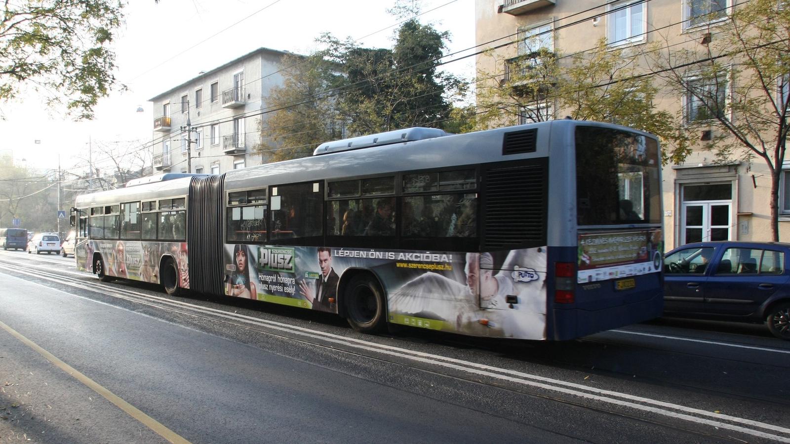 Sokkal több busznak kell majd járnia, ha a pénzhiány miatt valóban leállítják a 3-as metrót FOTÓ: TÓTH GERGŐ