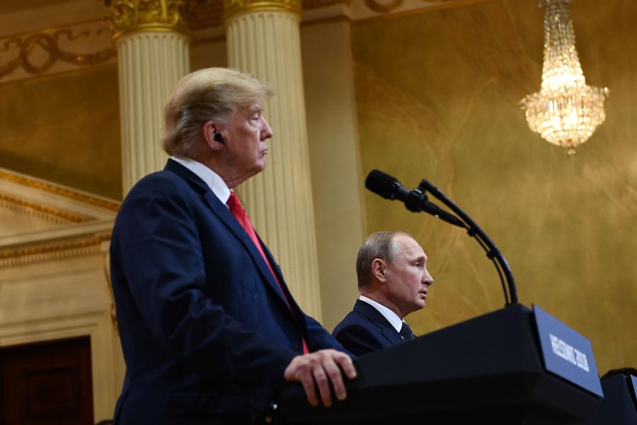 Trump „agyalágyult” és  „egy zsarnok védelmére kelt” – reakciók Helsinki után