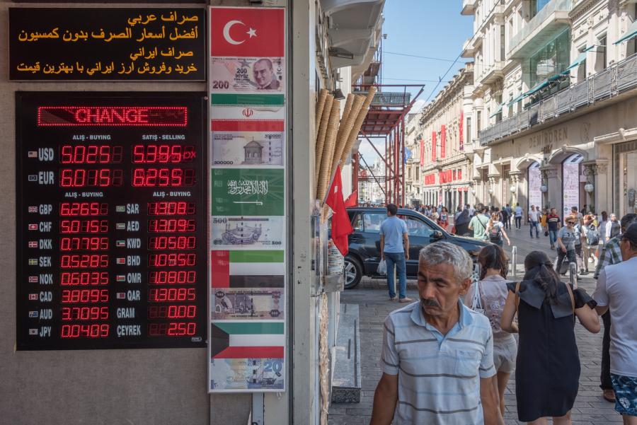 Óriásit zuhant a török líra árfolyama