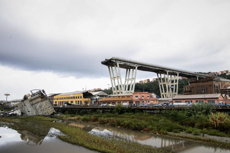 Kábelszakadás vagy talplazulás - indul a genovai hídkatasztrófa vizsgálata