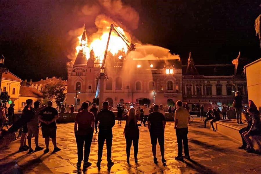 Leégett a nagyváradi püspöki palota (videó)