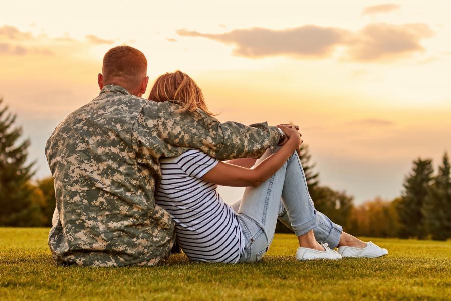 Csak óvatosan, ha egy amerikai katona hívja online randira
