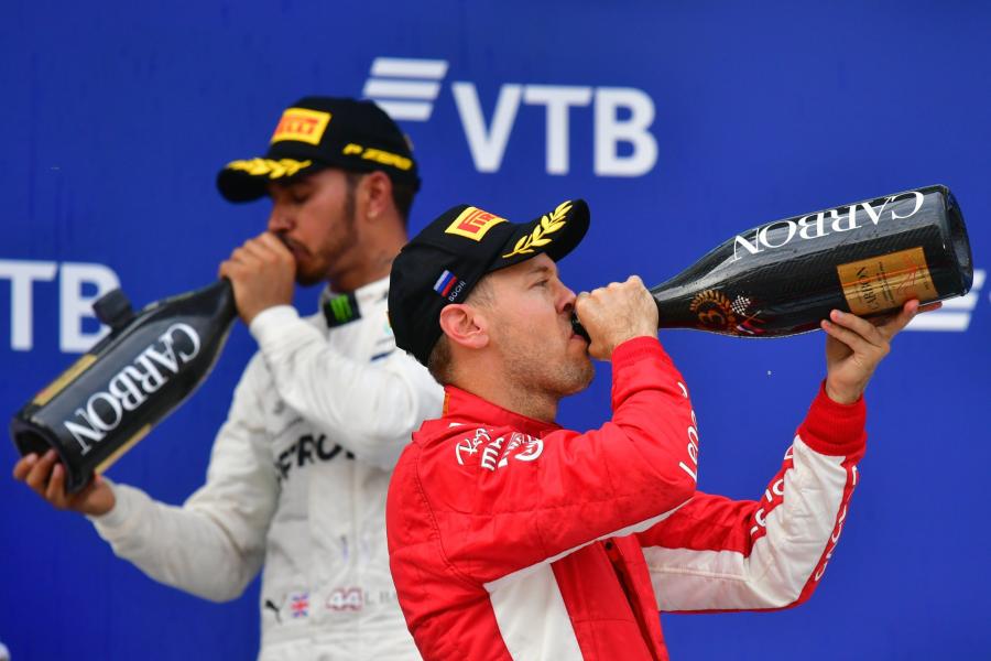 F1: Hamilton kelt Vettel védelmére