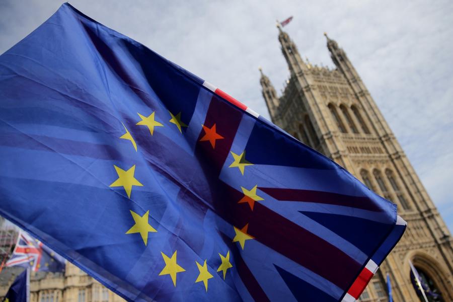 Legkésőbb júliusig lehet halogatni a Brexitet, az EP tartja magát a briteknél megbukott megállapodáshoz