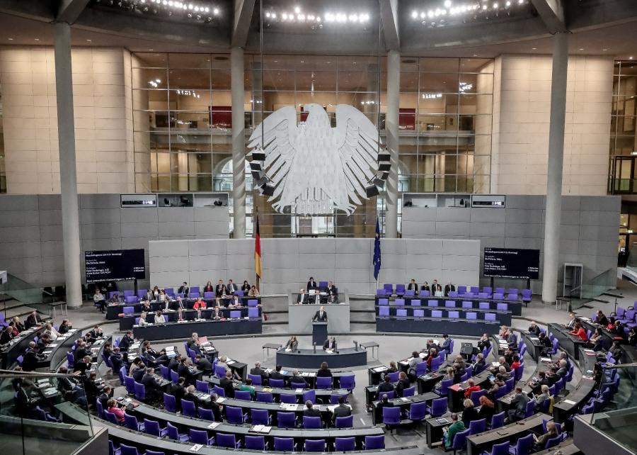 Rekord összegű költségvetést fogadott el a német parlament