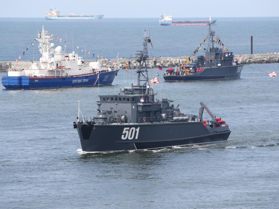 Tüzet nyitottak az oroszok, majd megszállták az ukrán hadihajókat (videó)