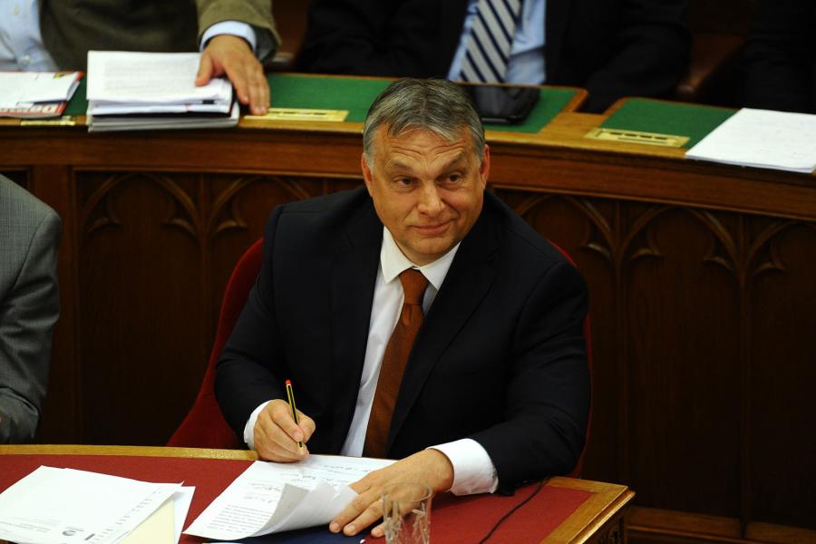 Orbán majdnem minden megtakarított forintját a Fideszre költötte