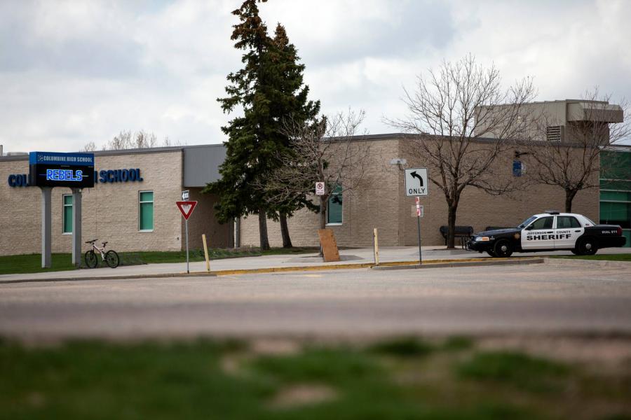 Fegyveres támadás veszélye miatt zártak be 150 iskolát Denver környékén