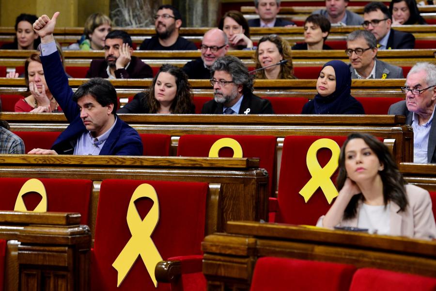 Államcsínnyel vádolják a katalán függetlenségi vezetőket, akár 25 évet is kaphatnak