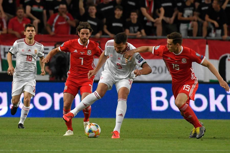 Győzelem Wales ellen, a magyar válogatott első a csoportban