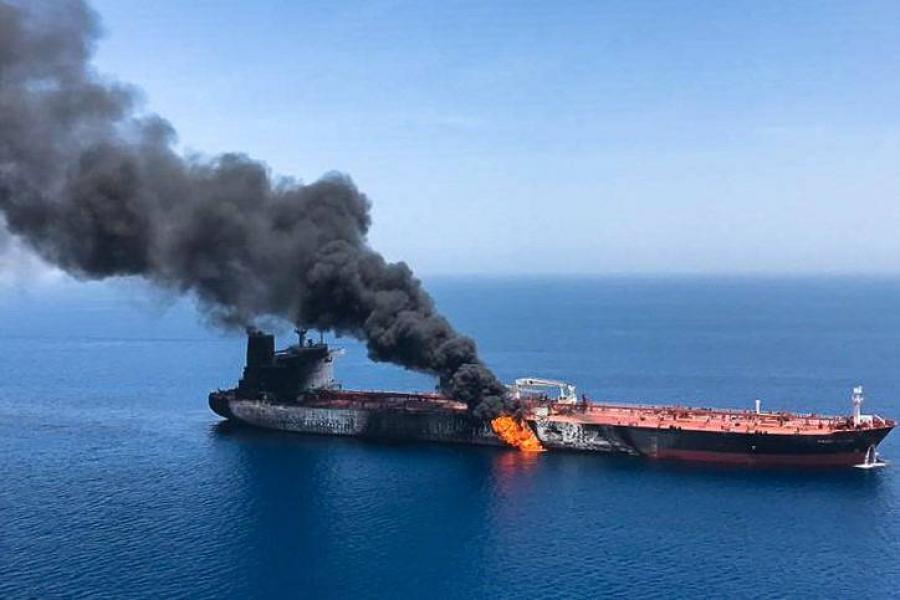 Washington: Teherán parancsára támadtak meg hajókat az Ománi-öbölben