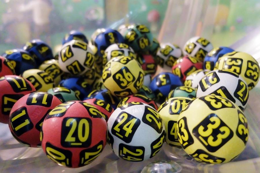 Ötös lottó – Kihúzták a nyerőszámokat, két Joker-telitalálat is volt