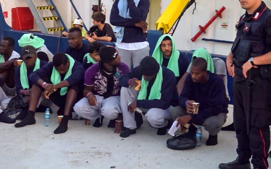 Salvini: „Az a cél, hogy a Lampedusán partraszállt migránsokat más EU-tagországok fogadják be”