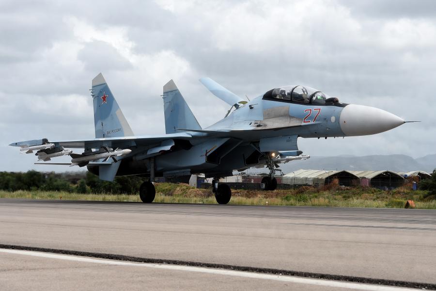 Nyolc tonnányi rakétát és bombát repítő harci gépekkel  kedveskedne Putyin a török rezsimnek