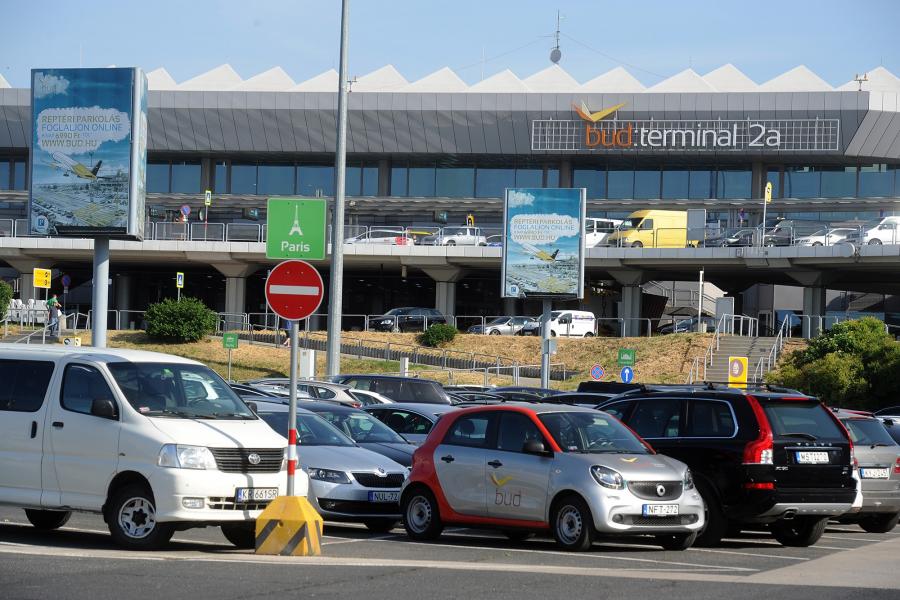 Munkagépek ütköztek a ferihegyi reptéren, két ember súlyosan megsérült