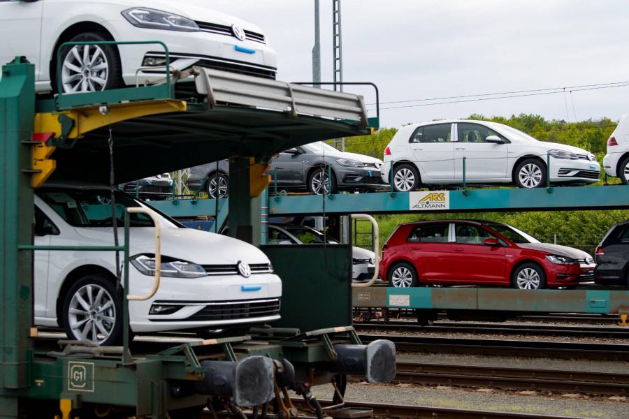 Washington nekimegy négy autógyárnak és Kaliforniának, mert szigorúbban veszik a környezetvédelmet