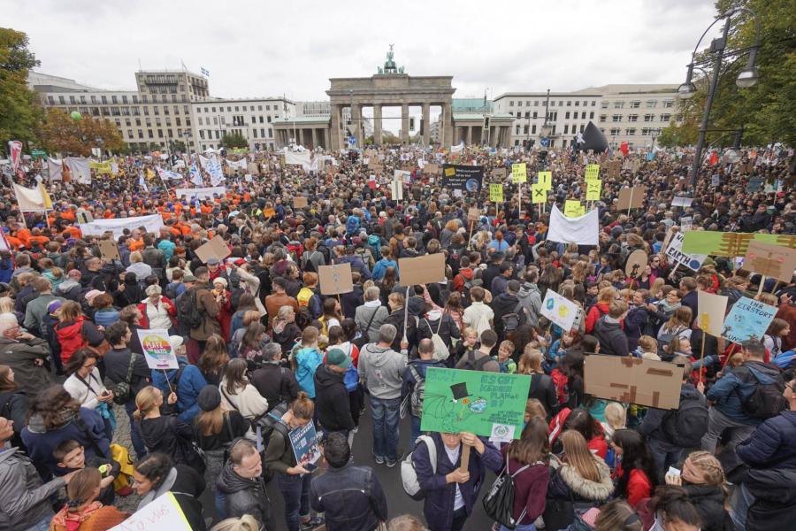 1,4 millió német ment ki az utcákra, hogy tüntessen a klímavédelemért