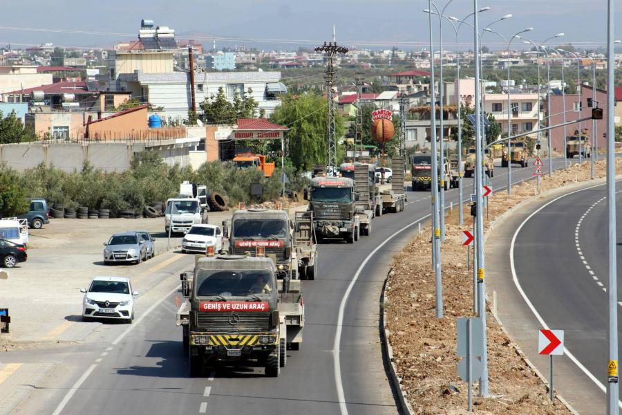 A török hadsereg készen áll a háborúra, behatolnak Szíriába, hogy kiszorítsák a kurd fegyvereseket