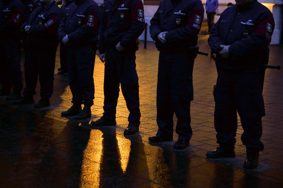 Orosz szurkolók törték át a rendőrsorfalat a Fradi-meccs előtt