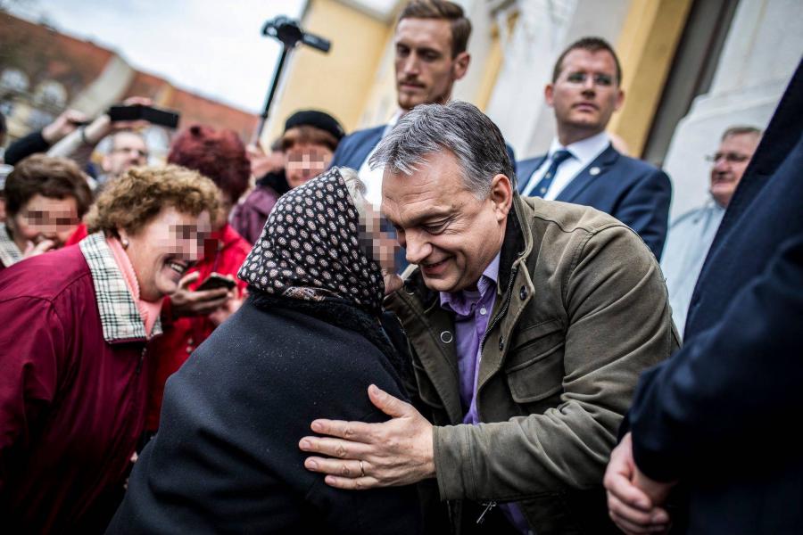 Карли клосс нависшие веки. Анна ахметшина мьюинг. Взгляд европы. Взгляд европы. Взгляд европы.