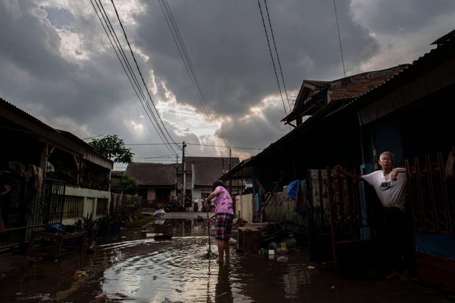 Ötvenhárom ember halt meg az árvizek miatt Indonéziában
