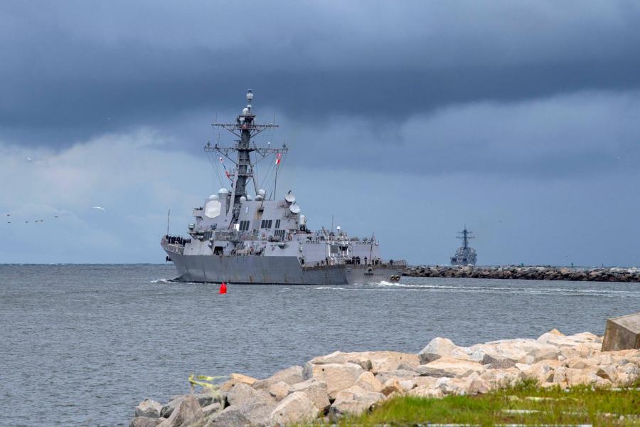 Veszélyesen közel sodródott egymáshoz egy orosz és egy amerikai hadihajó