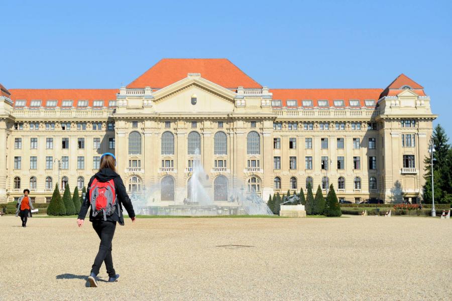 Koronavírus – A Debreceni Egyetem arra kéri a hallgatóit, hogy ne utazzanak az érintett térségekbe
