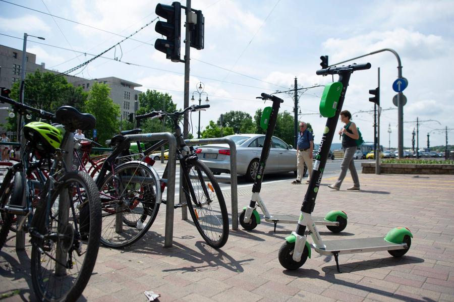 Már csak pénzért lehet e-rollert parkoltatni Terézvárosban